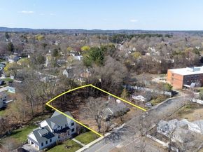 5 Murphy Ave B, Newburyport MA 01950