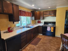 138 Lakehurst Ave, Weymouth MA 02189