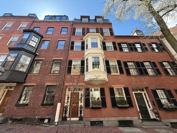 52 Pinckney St, Boston MA 02114