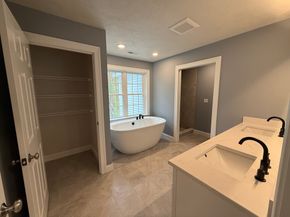 64 Deanna Dr, Holden MA 01520
