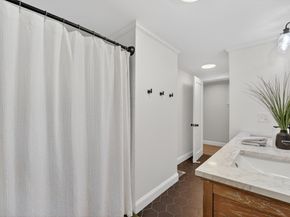 33 Lincoln St, Medway MA 02053