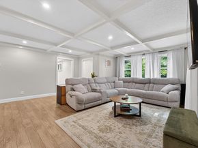 33 Lincoln St, Medway MA 02053