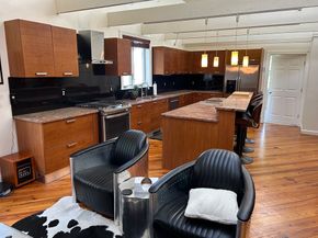 947 Pleasent St 947, Framingham MA 01701