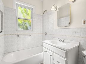 21 Kingsboro Park 1, Boston MA 02130
