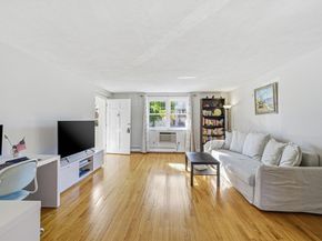119 Emerson Gardens Rd 119, Lexington MA 02420