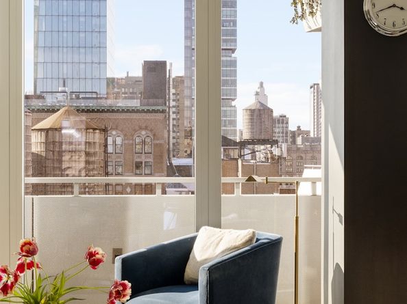 121 East 22nd Street N1605, New York NY 10010