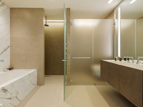 121 East 22nd Street N1605, New York NY 10010