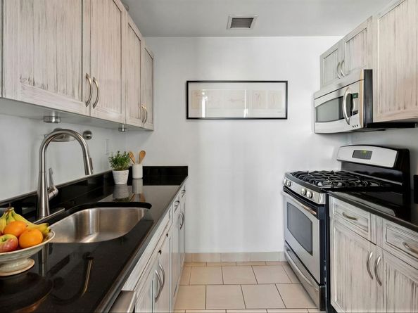 199 Bowery 8B, New York NY 10002