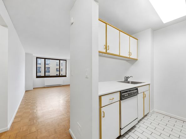 200 Rector Place 7C, New York NY 10280
