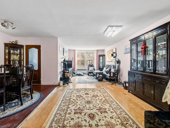 65-65 Wetherole Street 2E, Queens NY 11374