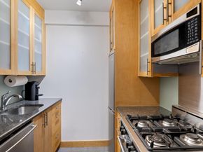 30 West 60th Street 8L, New York NY 10023