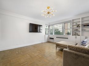 30 West 60th Street 8L, New York NY 10023