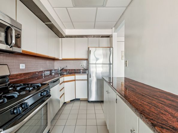 92-29 Queens Boulevard 11H, Queens NY 11374