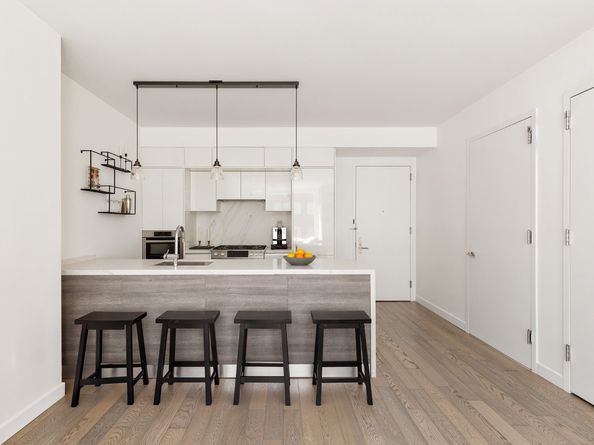 505 West 43rd Street 4H, New York NY 10036