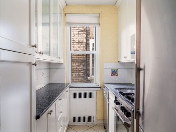 310 West 55th Street 4K, New York NY 10019