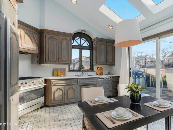 333 Mayfair Drive N, Brooklyn NY 11234