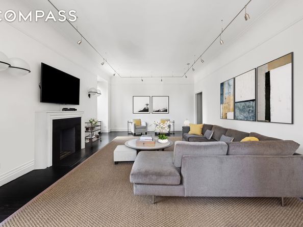 180 West 58th Street 11A, New York NY 10019