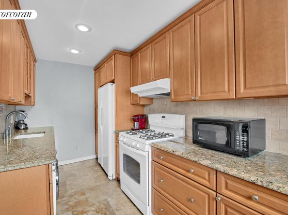 21-29 Utopia Parkway UPSTAIRS, Queens NY 11357