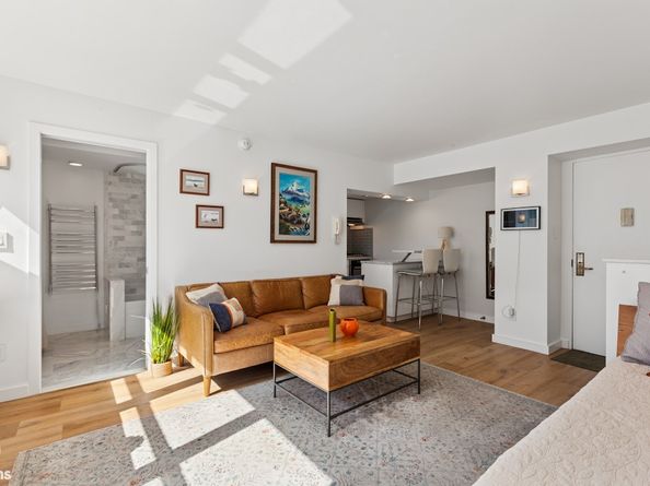 330 3rd Avenue 19G, New York NY 10010