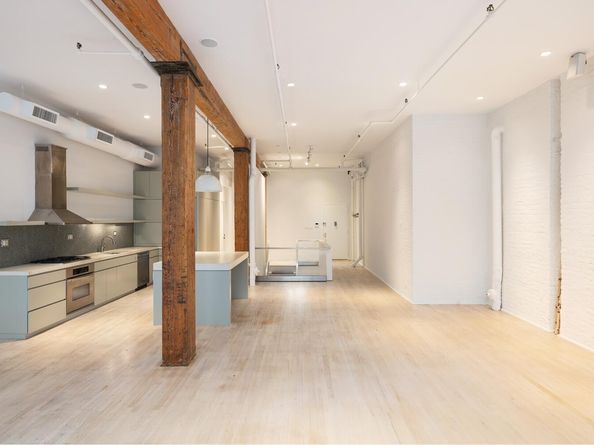 140 Thompson Street 01B, New York NY 10012