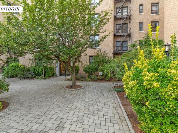 148-09 Northern Boulevard 4L, Queens NY 11354
