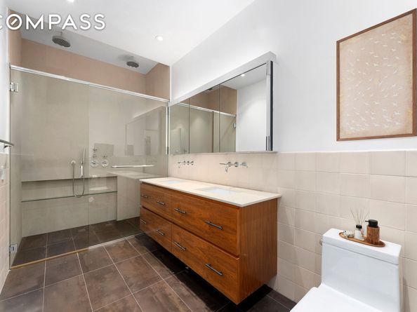 175 East Broadway 8A, New York NY 10002