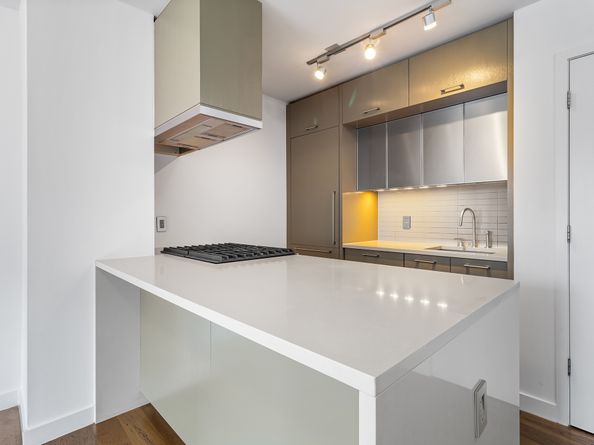 225 Rector Place 12R, New York NY 10280