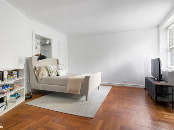 585 West 214th Street 1A, New York NY 10034