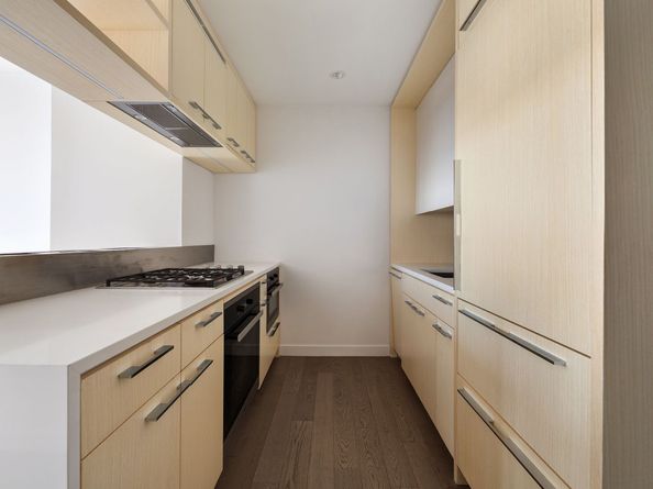 252 South Street 28C, New York NY 10002