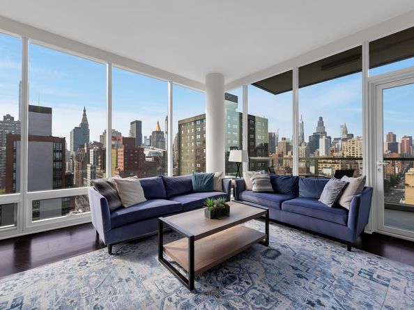 300 East 23rd Street 19B, New York NY 10010