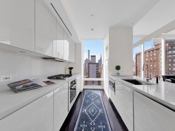 300 East 23rd Street 19B, New York NY 10010