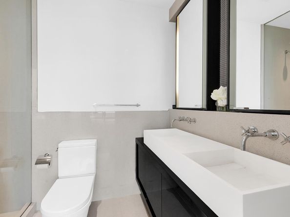 300 East 23rd Street 19B, New York NY 10010