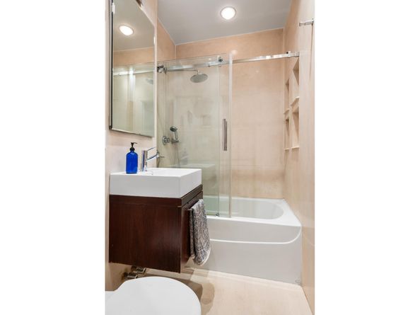 321 East 89th Street 1G, New York NY 10128