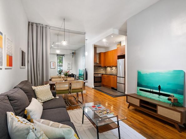 321 East 89th Street 1G, New York NY 10128