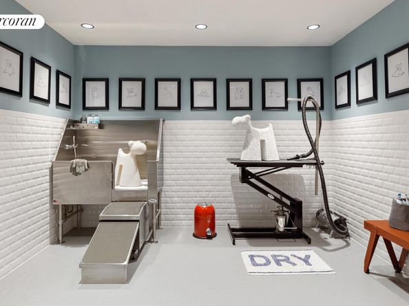 547 West 47th Street 521, New York NY 10036