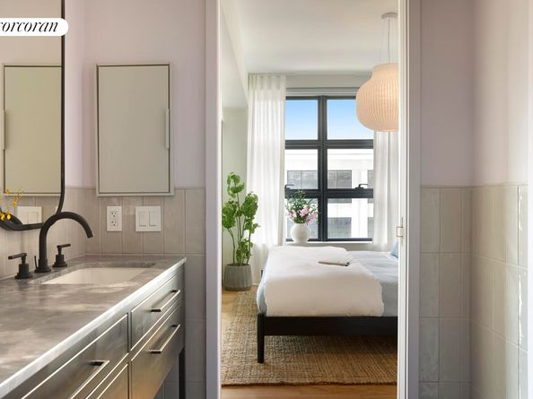 547 West 47th Street 521, New York NY 10036