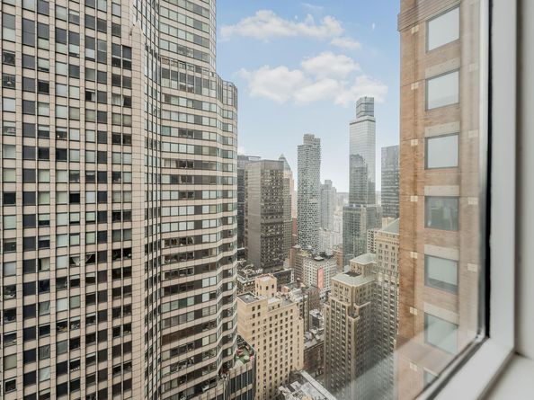 146 West 57th Street 52E, New York NY 10019
