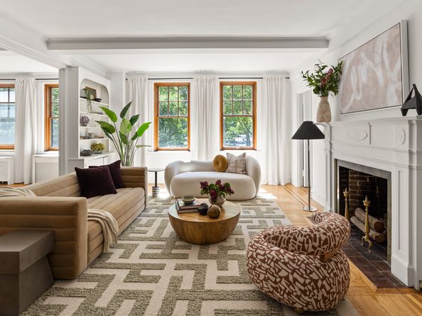 32 Washington Square W 3E, New York NY 10011