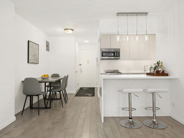 16 West 16th Street 6ES, New York NY 10011