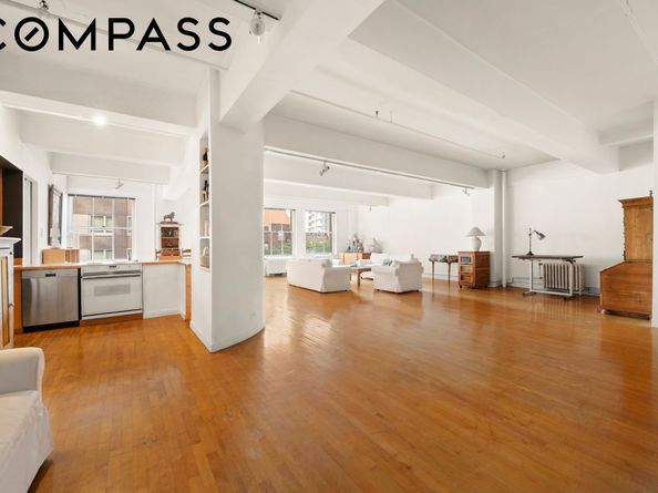 347 West 39th Street 6W, New York NY 10018