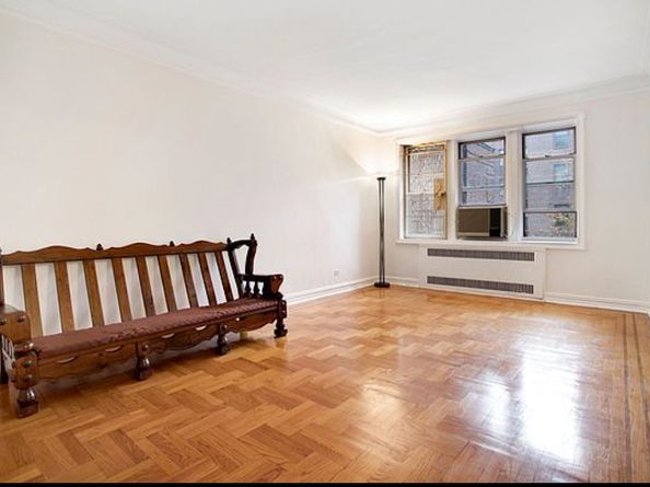 79-01 35th Avenue 4F, Queens NY 11372