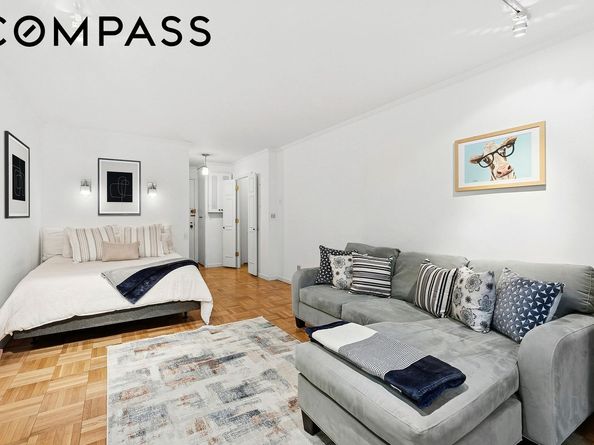 301 East 22nd Street 8B, New York NY 10010