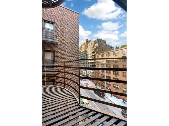 60 East 9th Street 529, New York NY 10003
