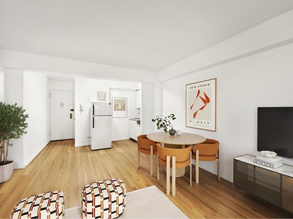 60 East 9th Street 529, New York NY 10003