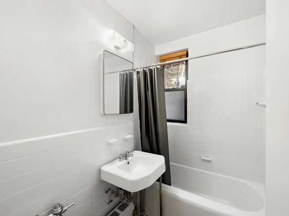 60 East 9th Street 529, New York NY 10003