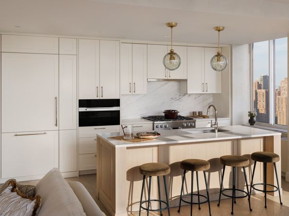 400 East 84th Street 21B, New York NY 10028