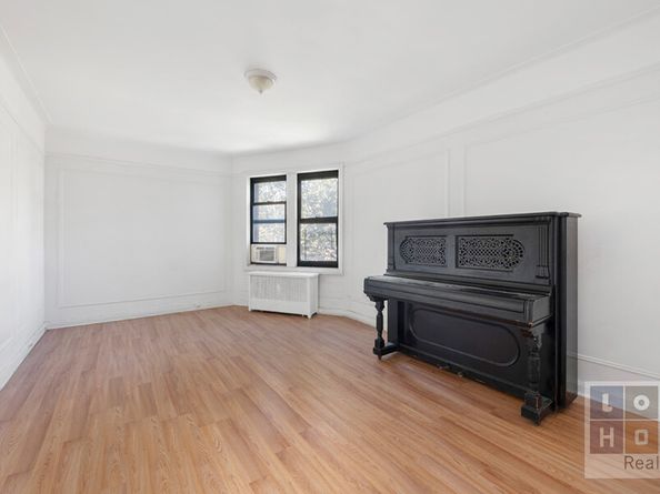 504 Grand Street E52, New York NY 10002