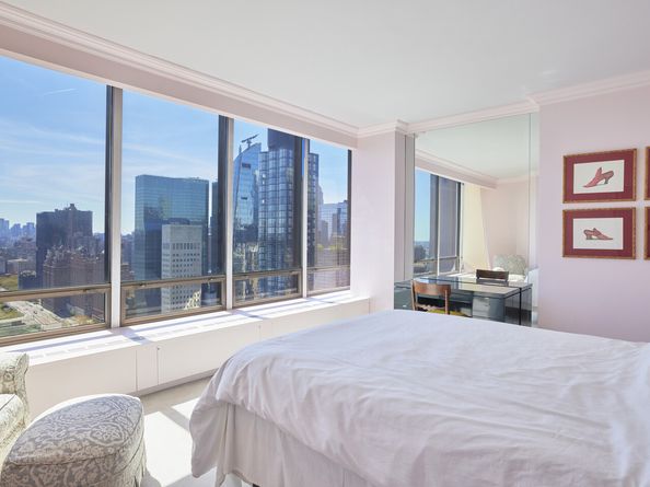 870 United Nations Plaza 37/38A, New York NY 10017