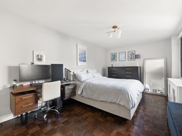 233 East 69th Street 9J, New York NY 10021