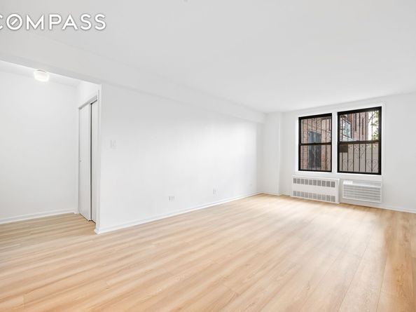 35-20 Leverich Street B226, Queens NY 11372